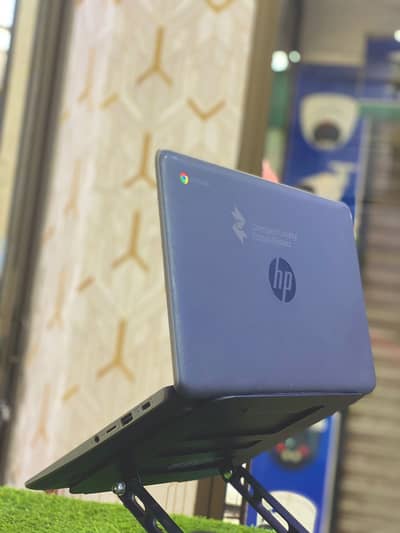 Hp chromebook 11 G8  Touch screen Updated 2029 4GB RAM  32GB SSD 12 in