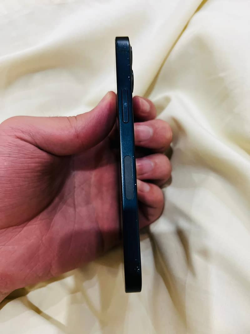 iPhone 12mini good condition 4