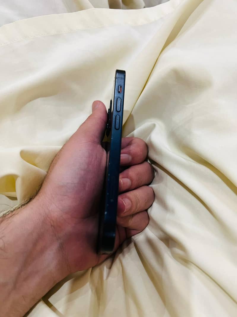 iPhone 12mini good condition 5