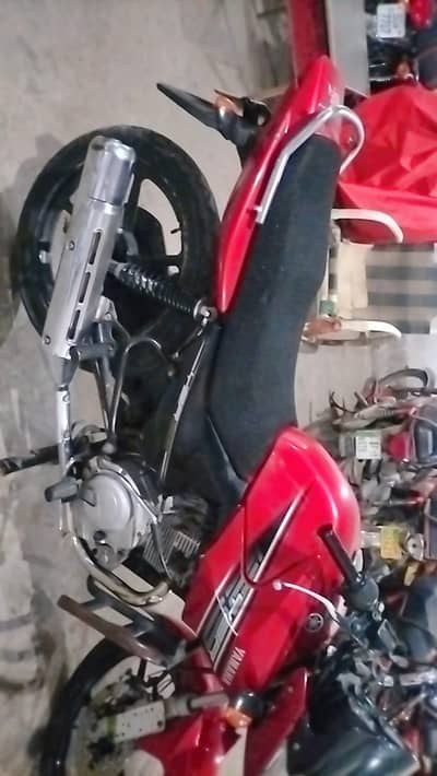 ybr125 red clr Neet and clean