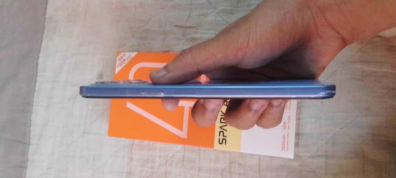 Tecno spark 40 4