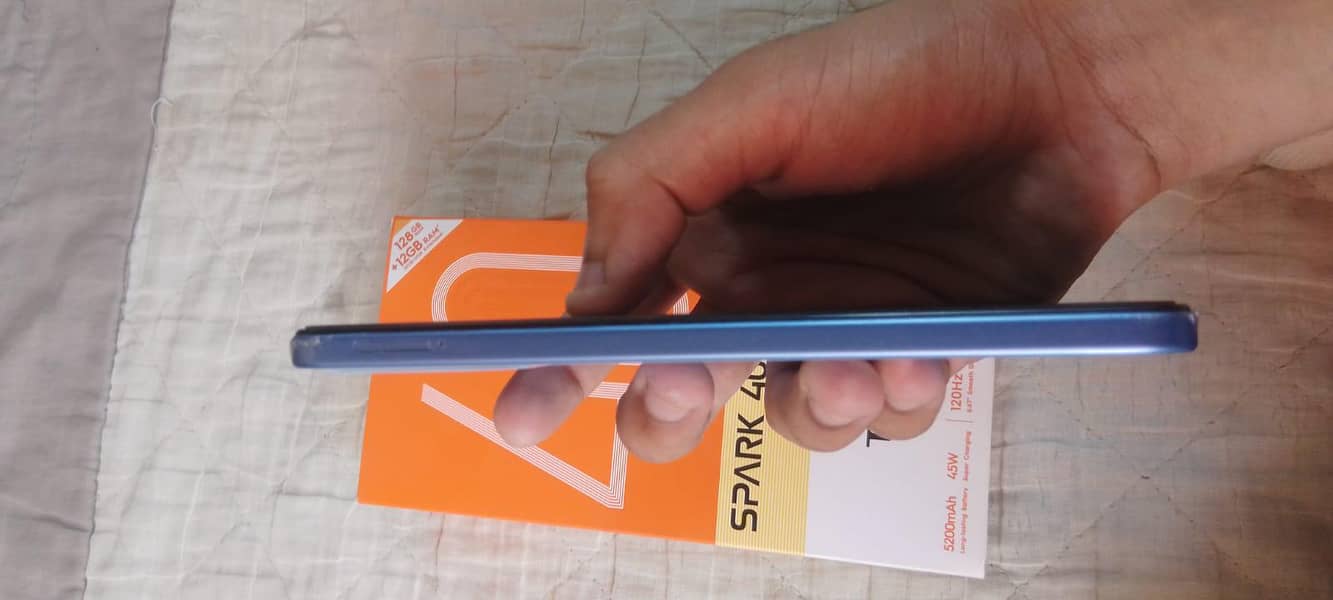 Tecno spark 40 6