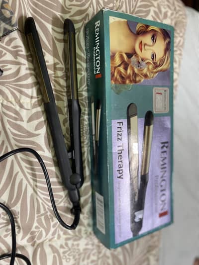 Remington Frizz Therapy Straightener S8510 - Original with Box