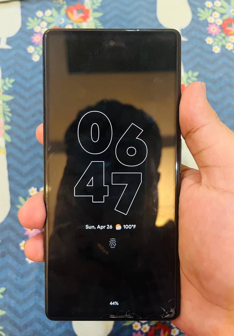 Google pixel 6 sim working 10/10 condition 2
