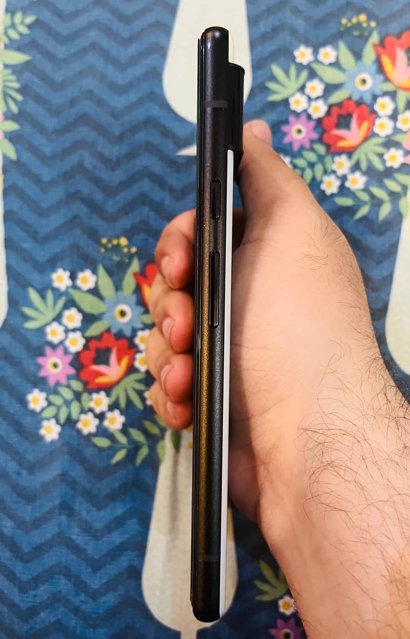 Google pixel 6 sim working 10/10 condition 5