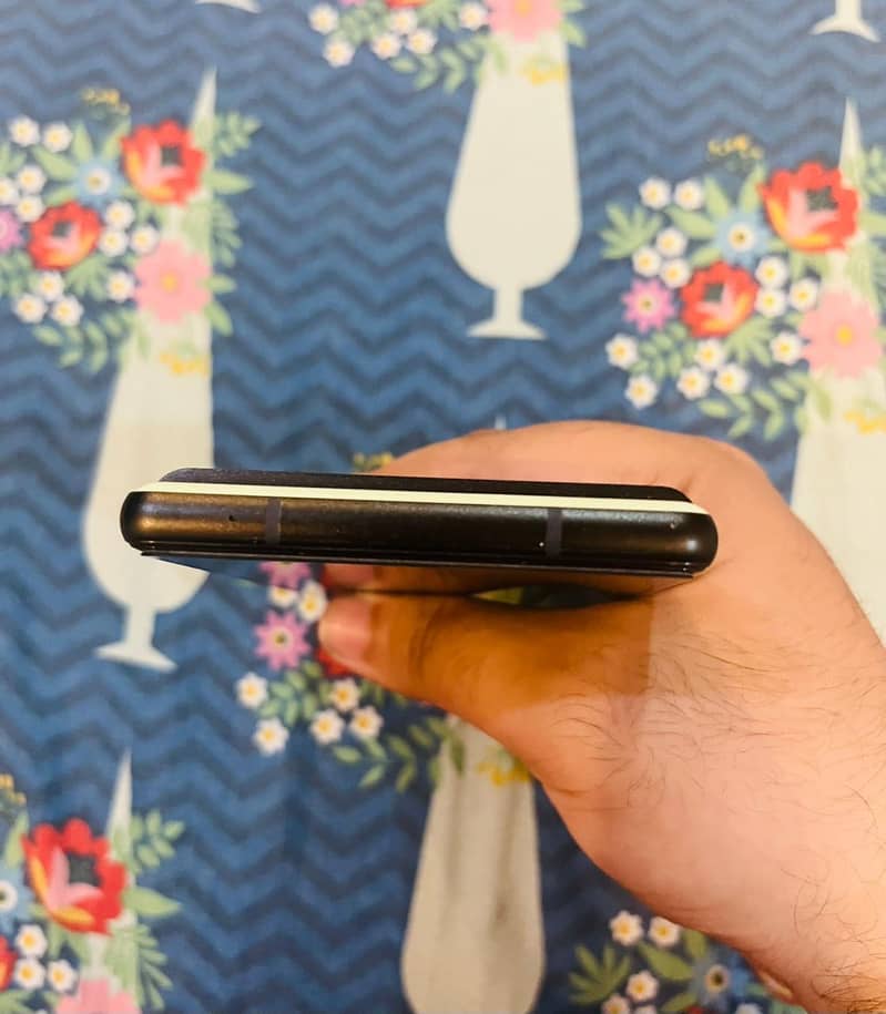 Google pixel 6 sim working 10/10 condition 7