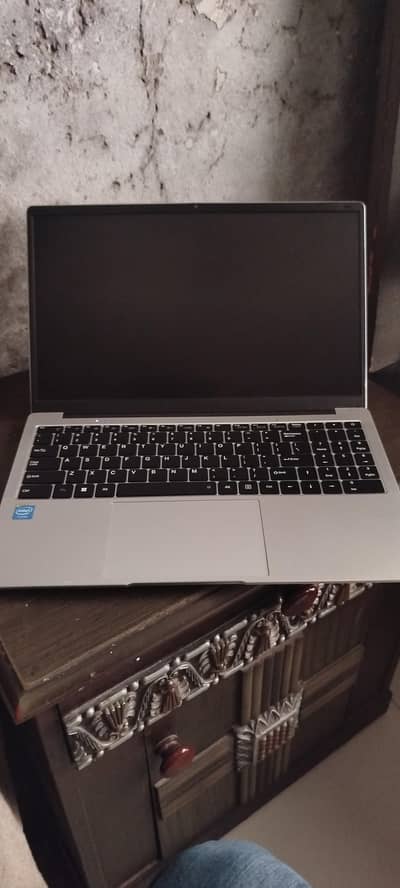 eyy ul153 256 GB SSD  or 8 GB ram