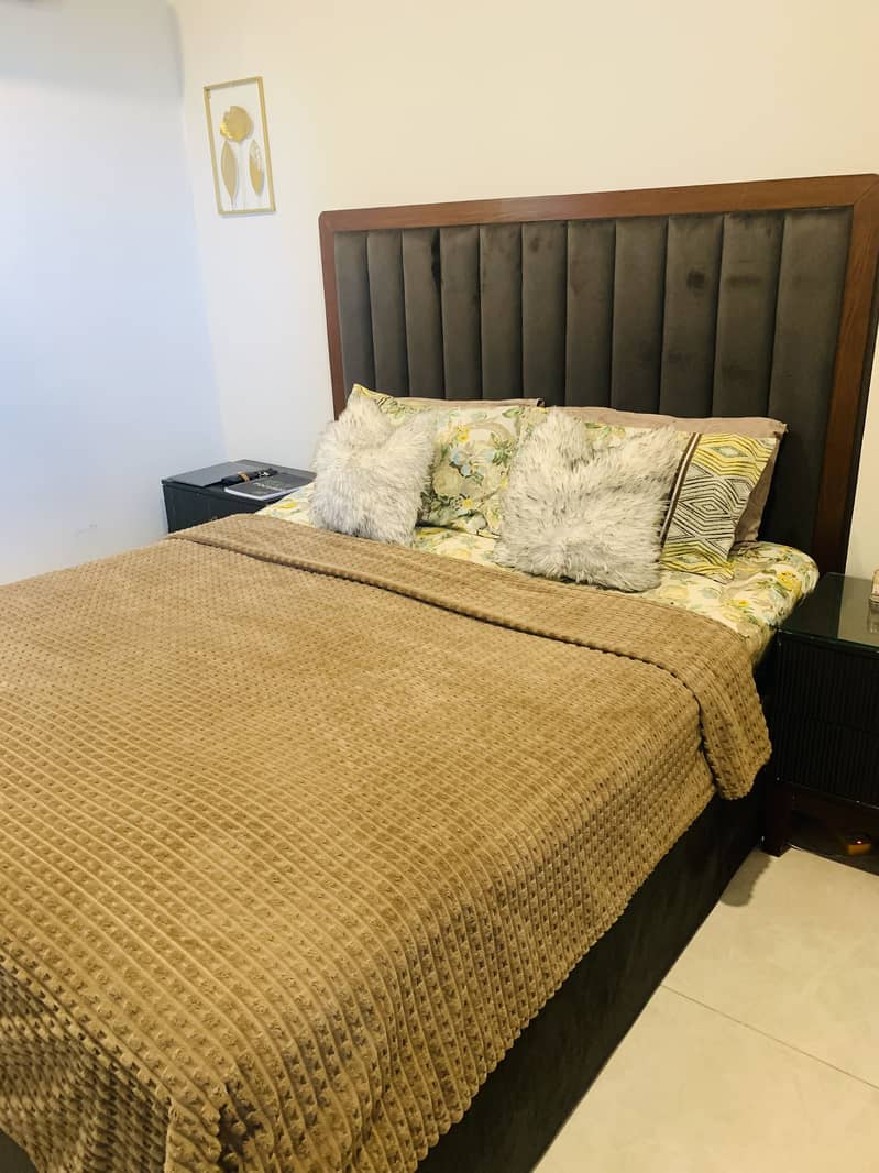Modern Double bed 4