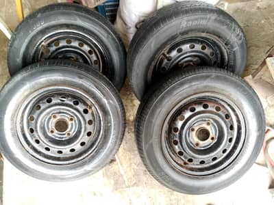 4 tyres hen 13 ka saiz he stapni k sat