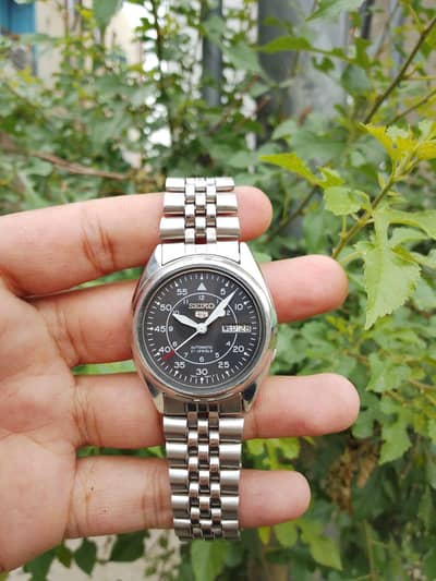 Seiko 5 military dial movement. Japan available two colours reasonable