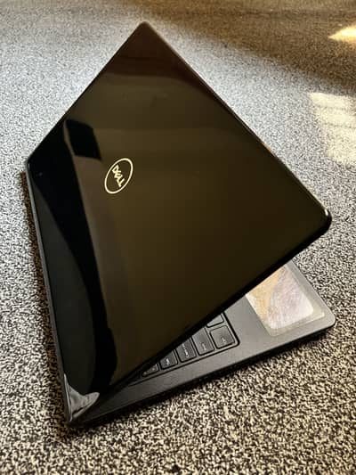 Dell Inspiron i7 6th generation - with AMD Radeon 4GB dedicated card