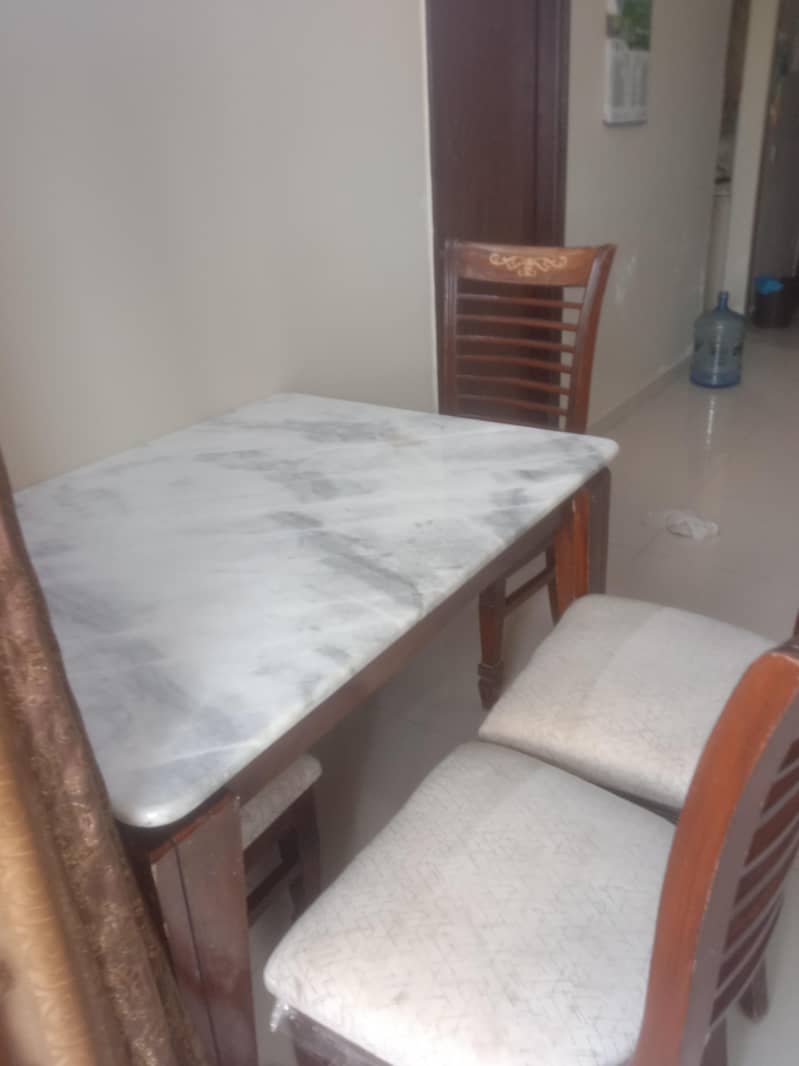 4 seater dining table 1