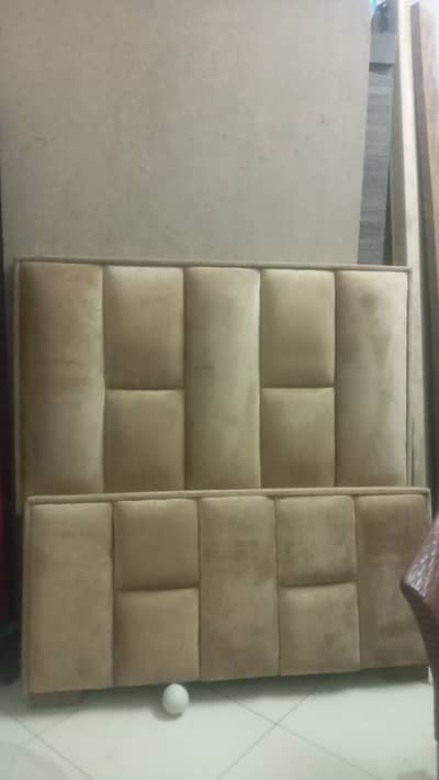 Primeim quality. . hard wood coshan single bed