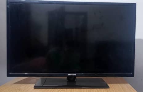 Samsung LED TV 32 Inch (Model: UA32EH4000R)