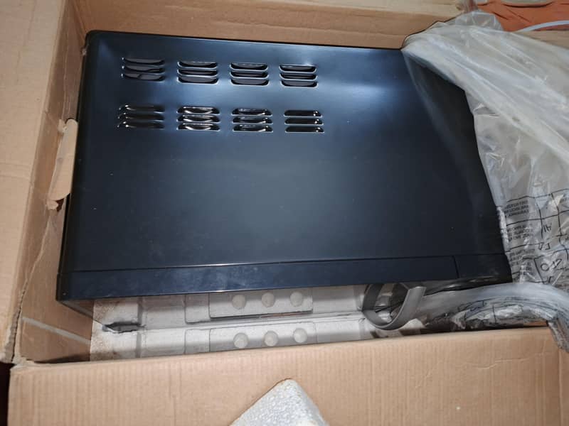 Microwave oven 1