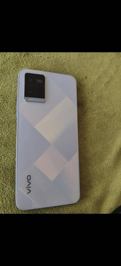 Vivo y21 4+4 64.  only phone