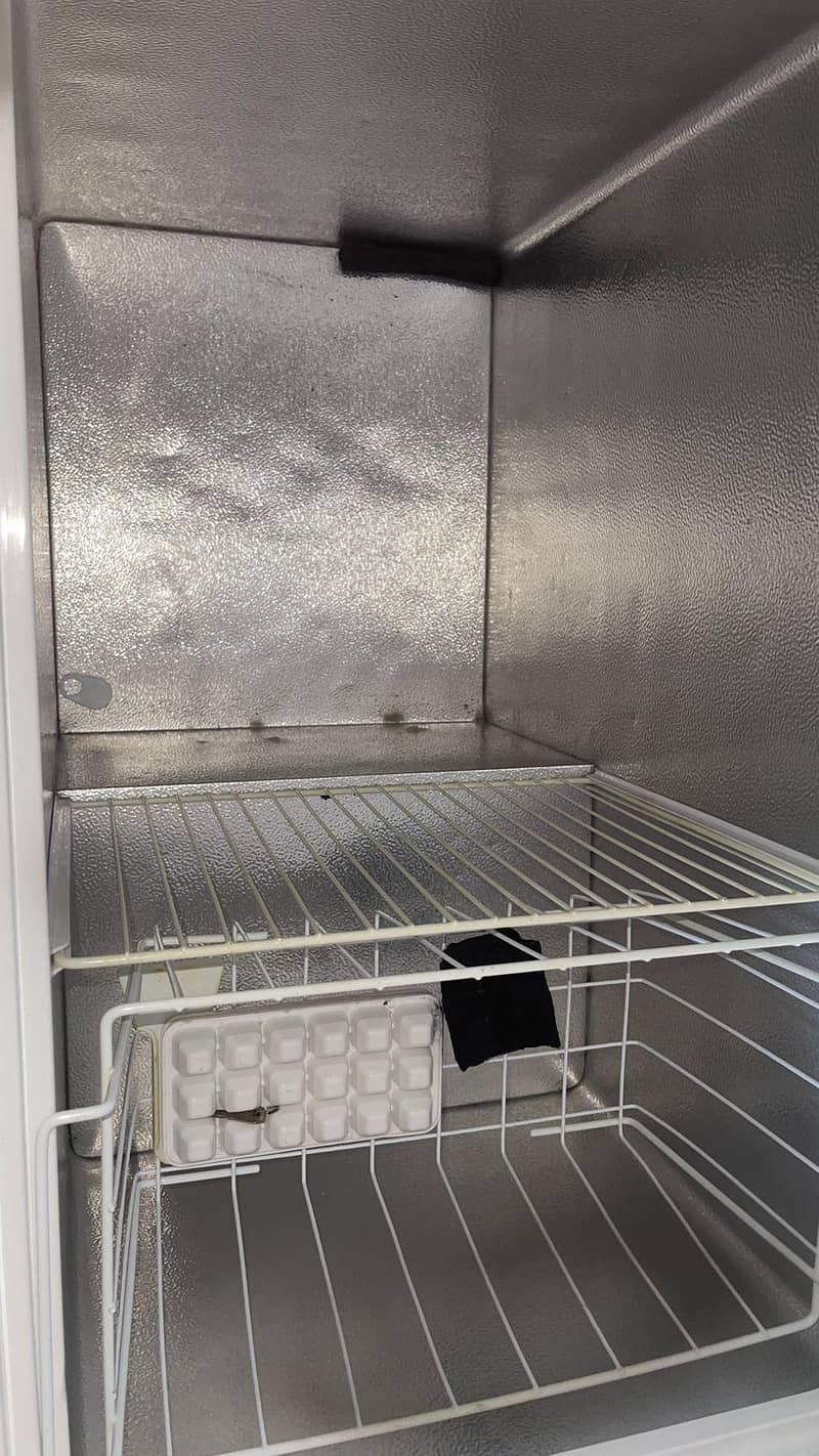 single door deep freezer 2