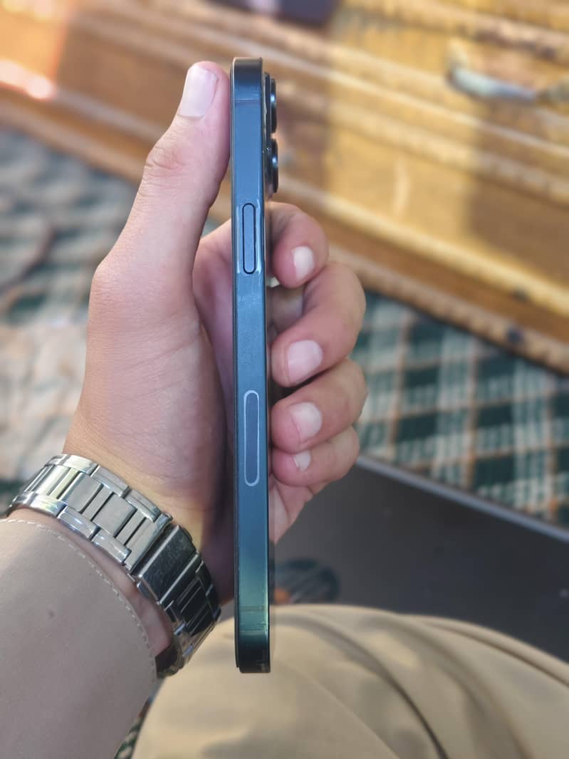 iPhone 14 Plus 0