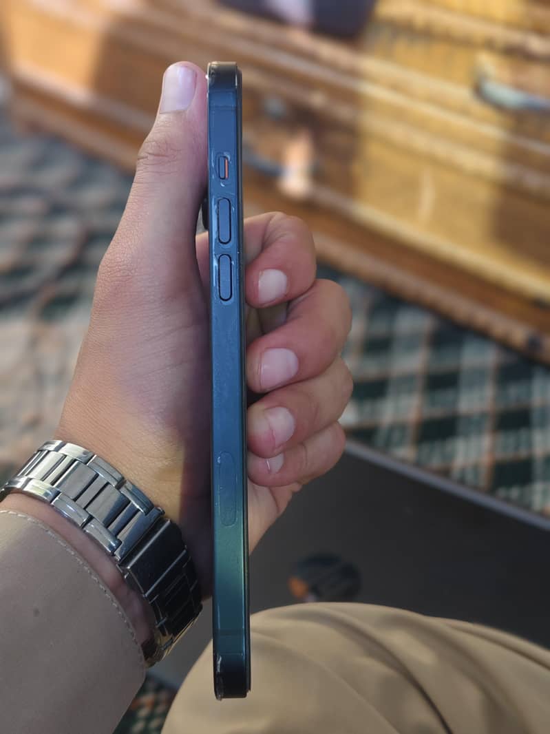 iPhone 14 Plus 4