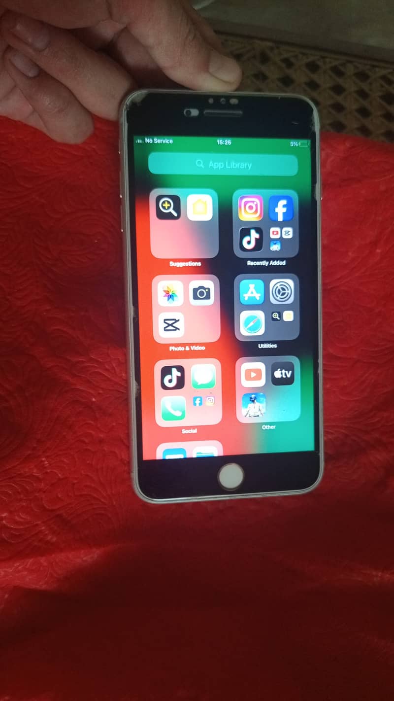Apple iPhone 8 Plus 1