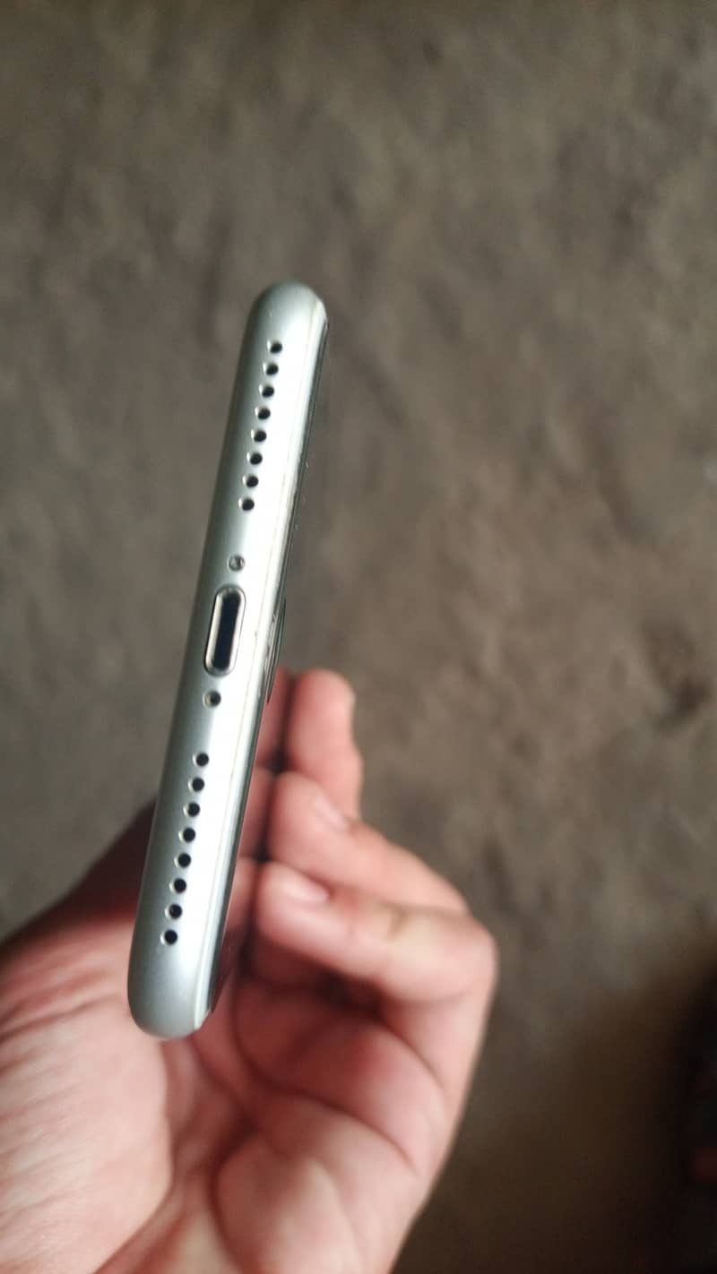 Apple iPhone 8 Plus 3