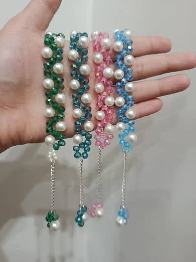Pearly fish bracelet
