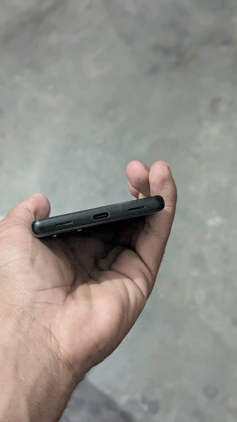 Google Pixel 6a 5