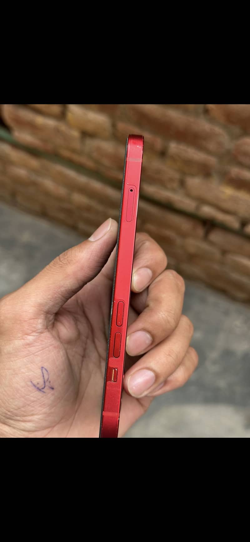iPhone 13 4
