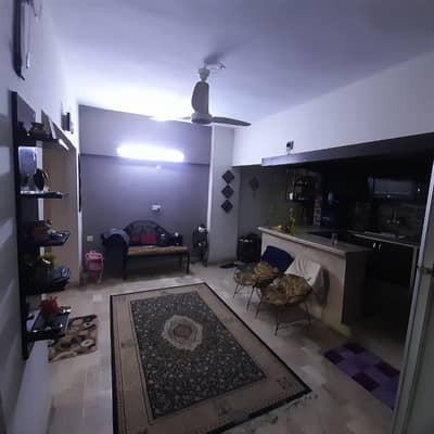 WELL MAINTAINED FLAT FOR SALE Project: Munir Bridge View Location: Gulistan-e-Johar Block 18, Karachi Details: 2 Bed Drawing Dining (2 Bed DD) 1st Floor