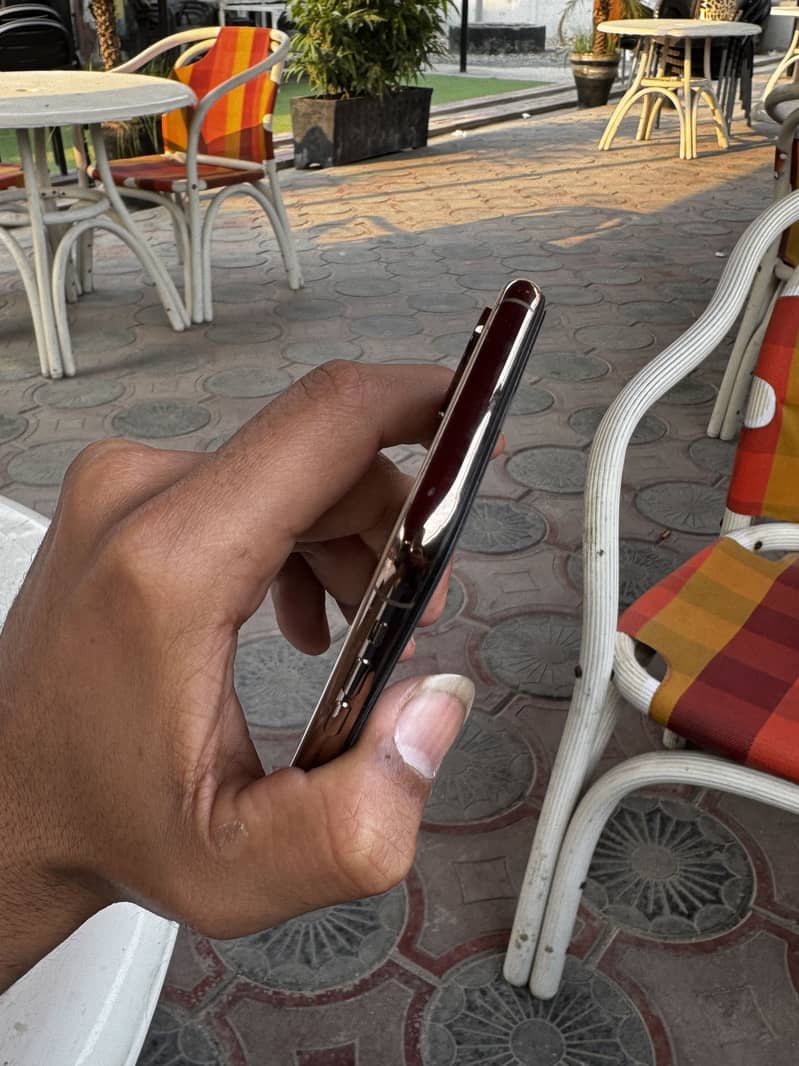 iPhone XS 0