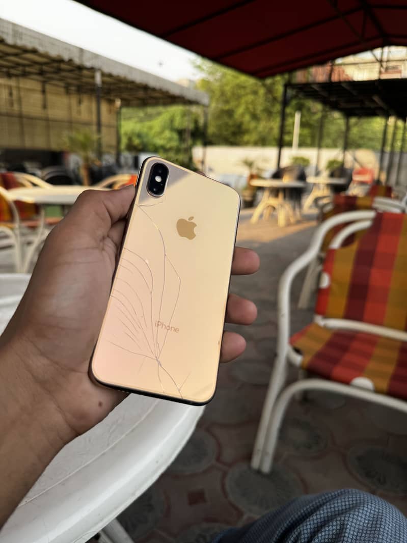 iPhone XS 6