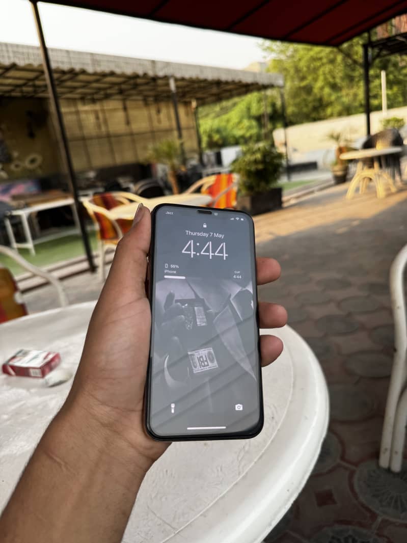 iPhone XS 7