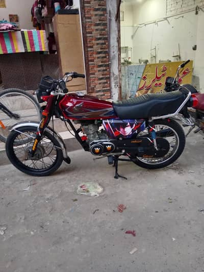 Honda 125 Euro2 — Look بھی Killer، Ride بھی Smooth ”