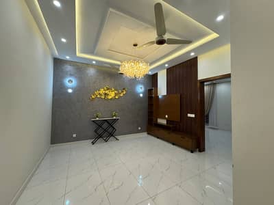 10 Marla upper Portion for rent hot location bahria town