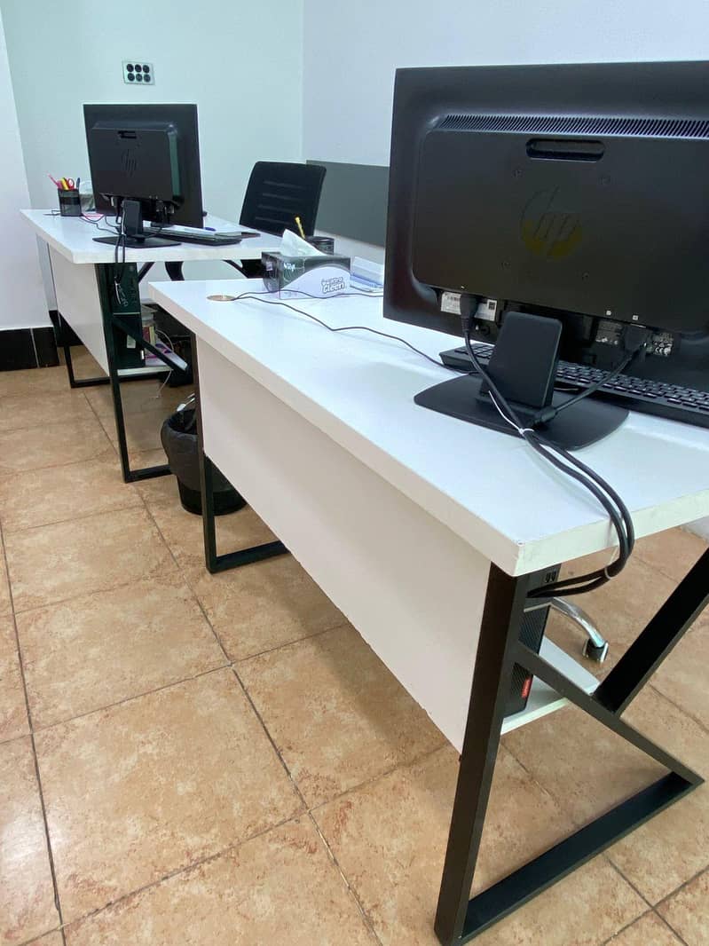 Computer Table 4
