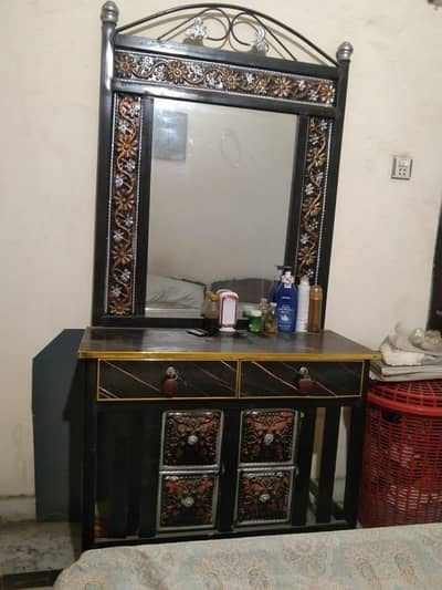 urgent sale bad large two side table one dressing one mattress