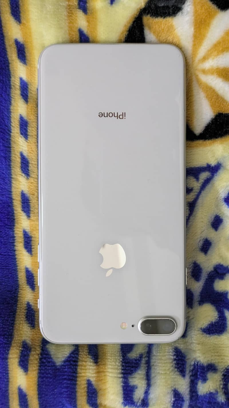 IPHONE 8 PLUS 1