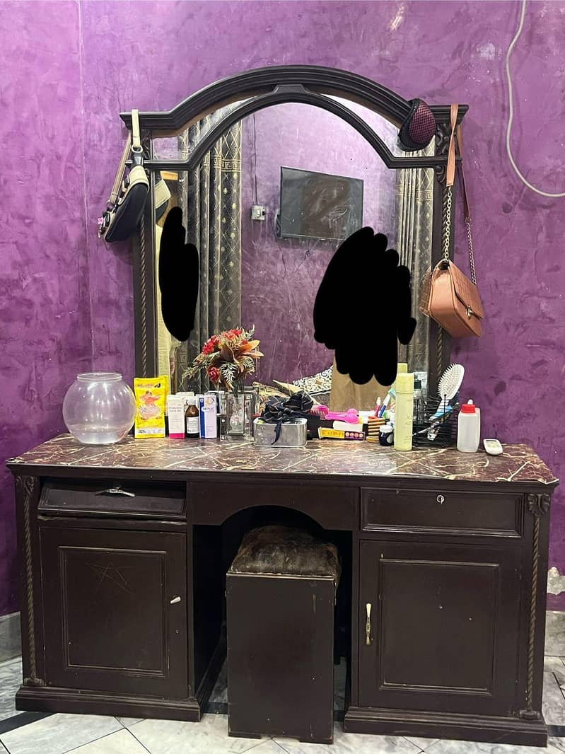 dressing table 0