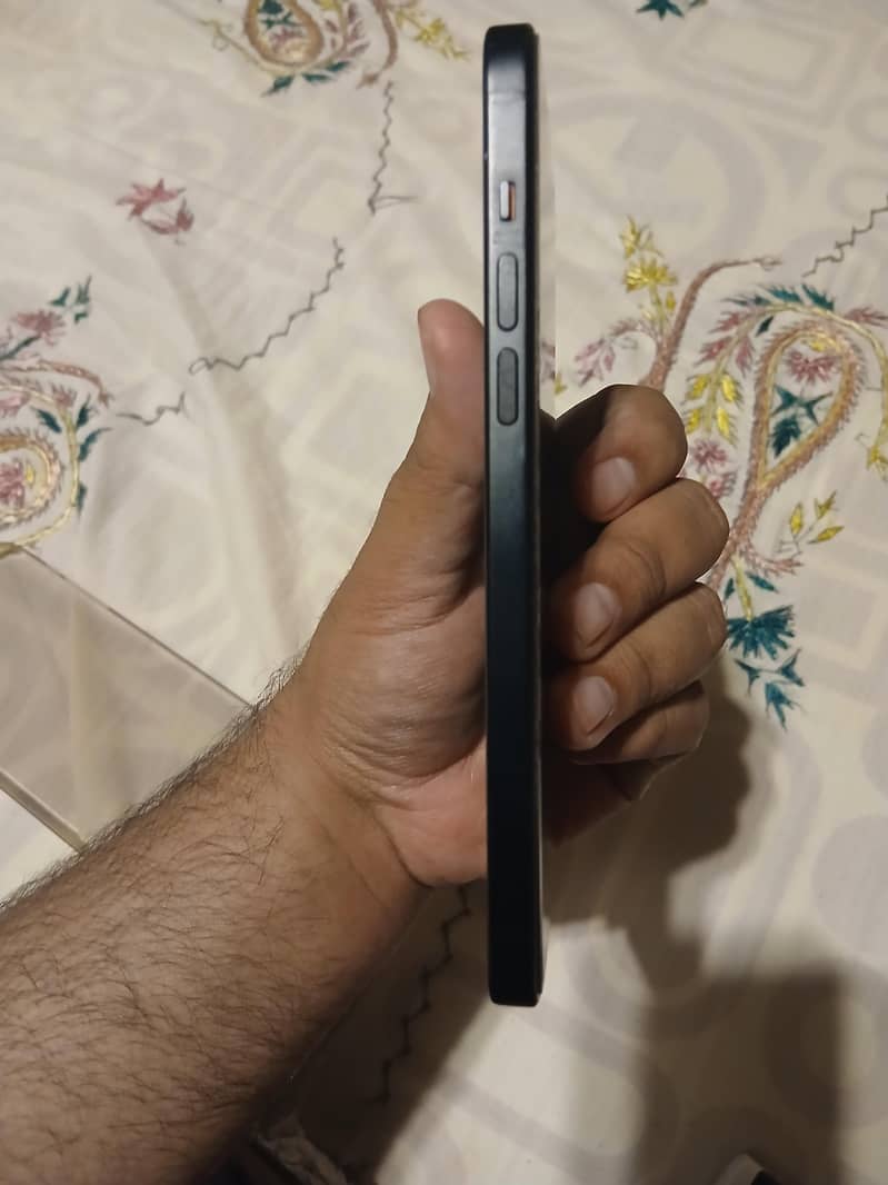 iphone 15 plius 3