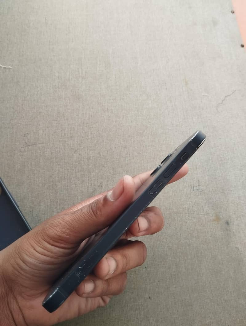 iPhone 12 5