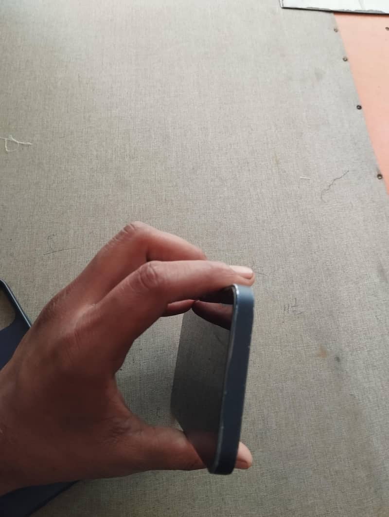 iPhone 12 6