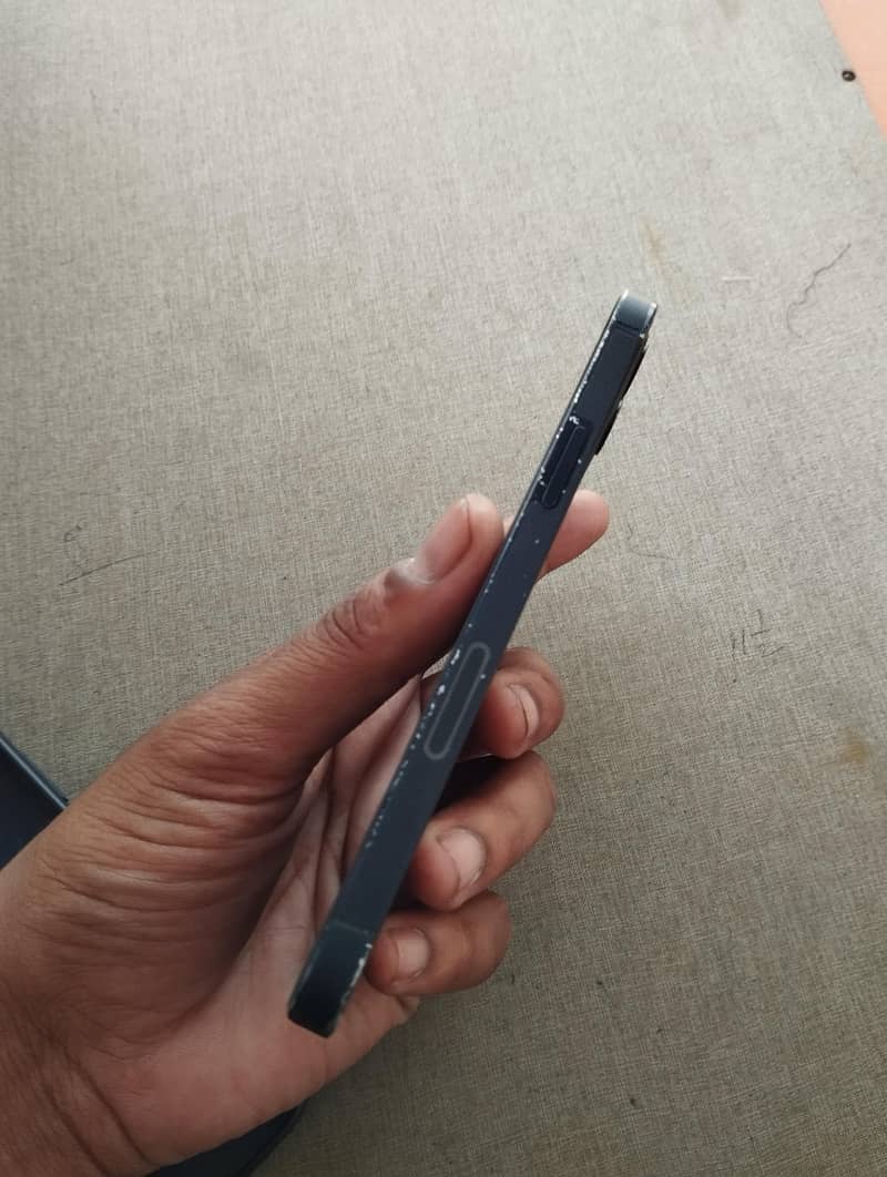iPhone 12 8