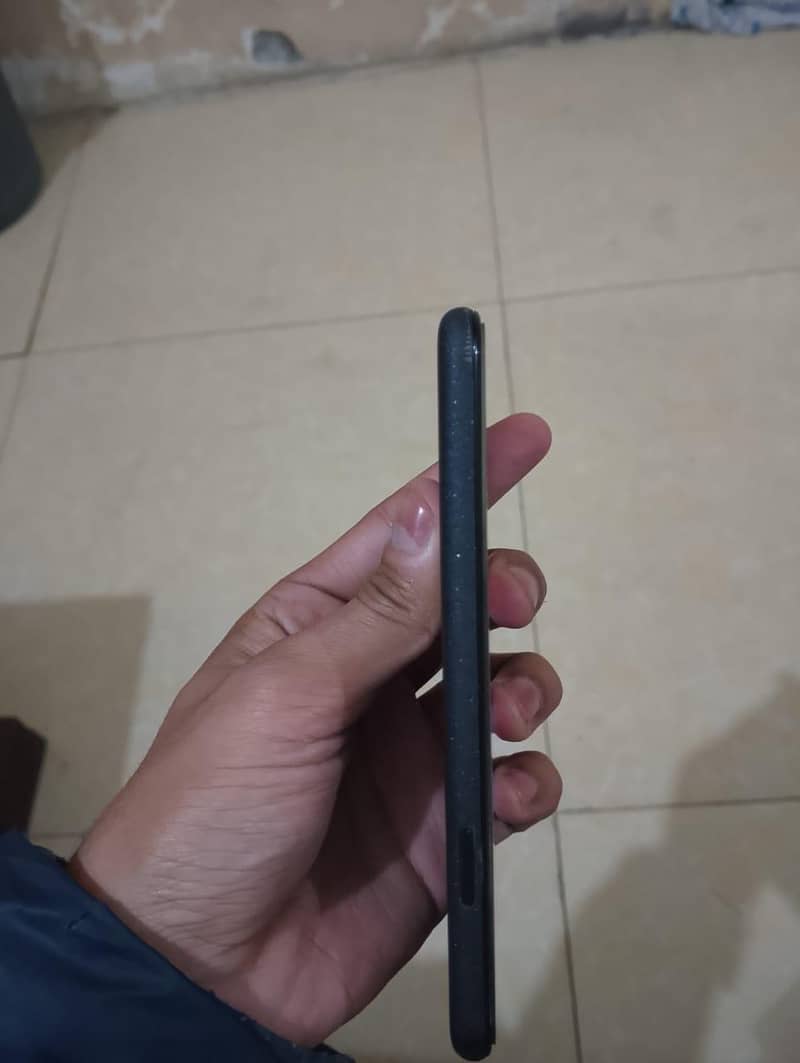 Google pixel 5 good condition 3