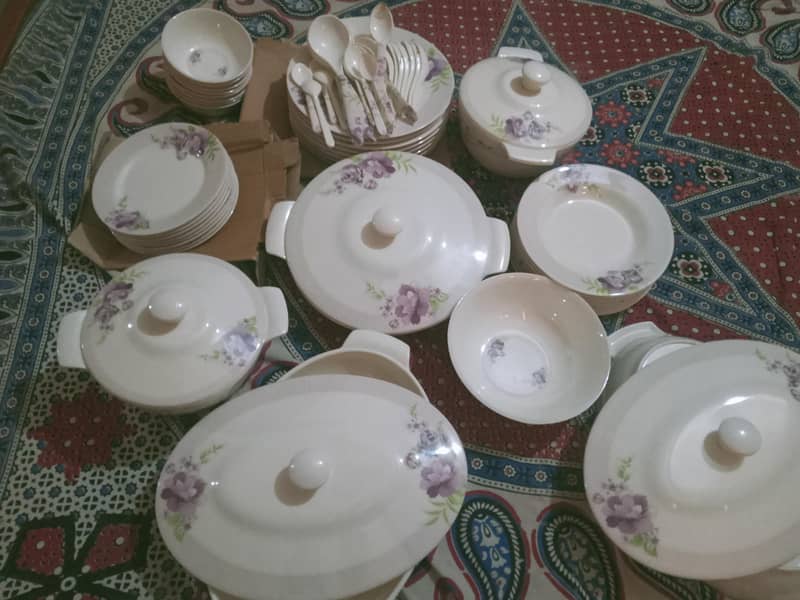 alluring marvel dinner set 72pcs 0