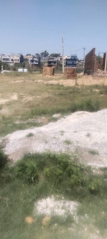 6marla Plot in Reasonable Price
