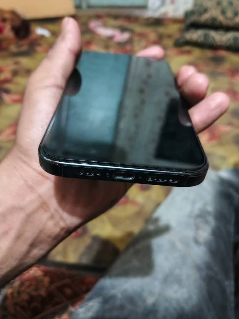 iPhone 15 pro max 2