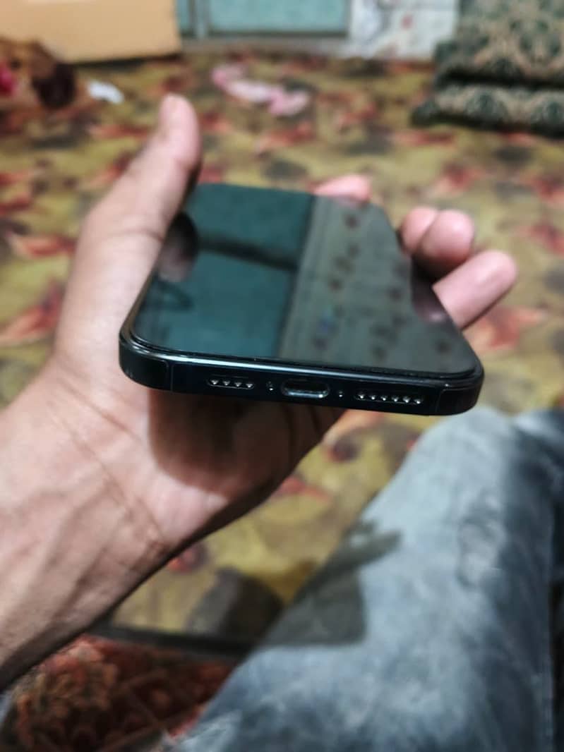 iPhone 15 pro max 3