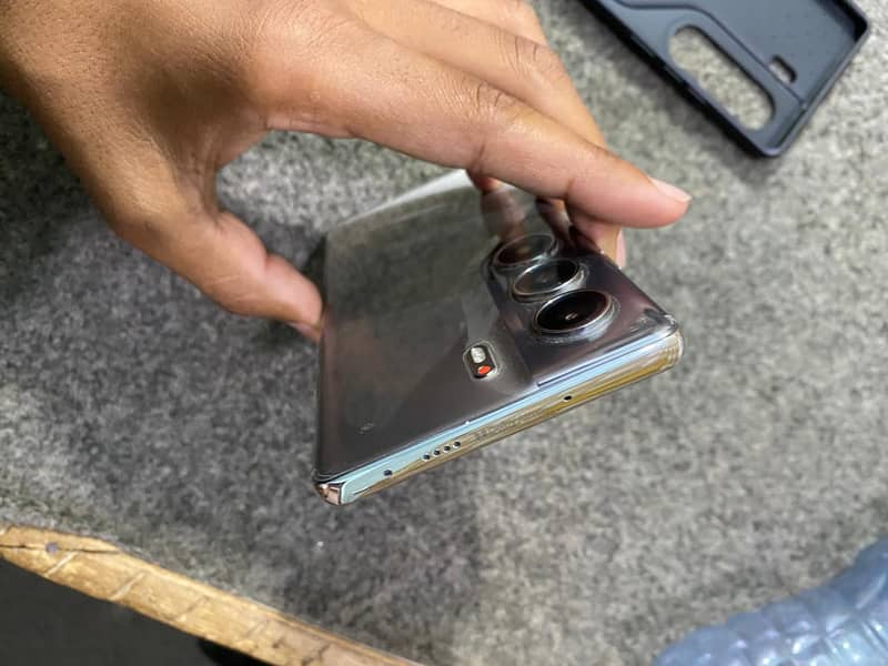 Tecno camon 40 pro 0