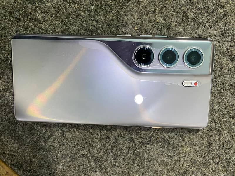 Tecno camon 40 pro 5
