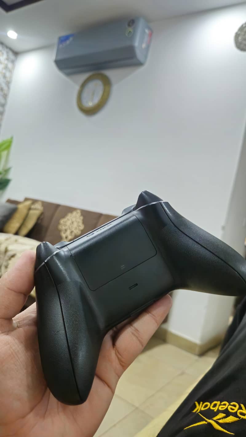 Xbox series x controller 2